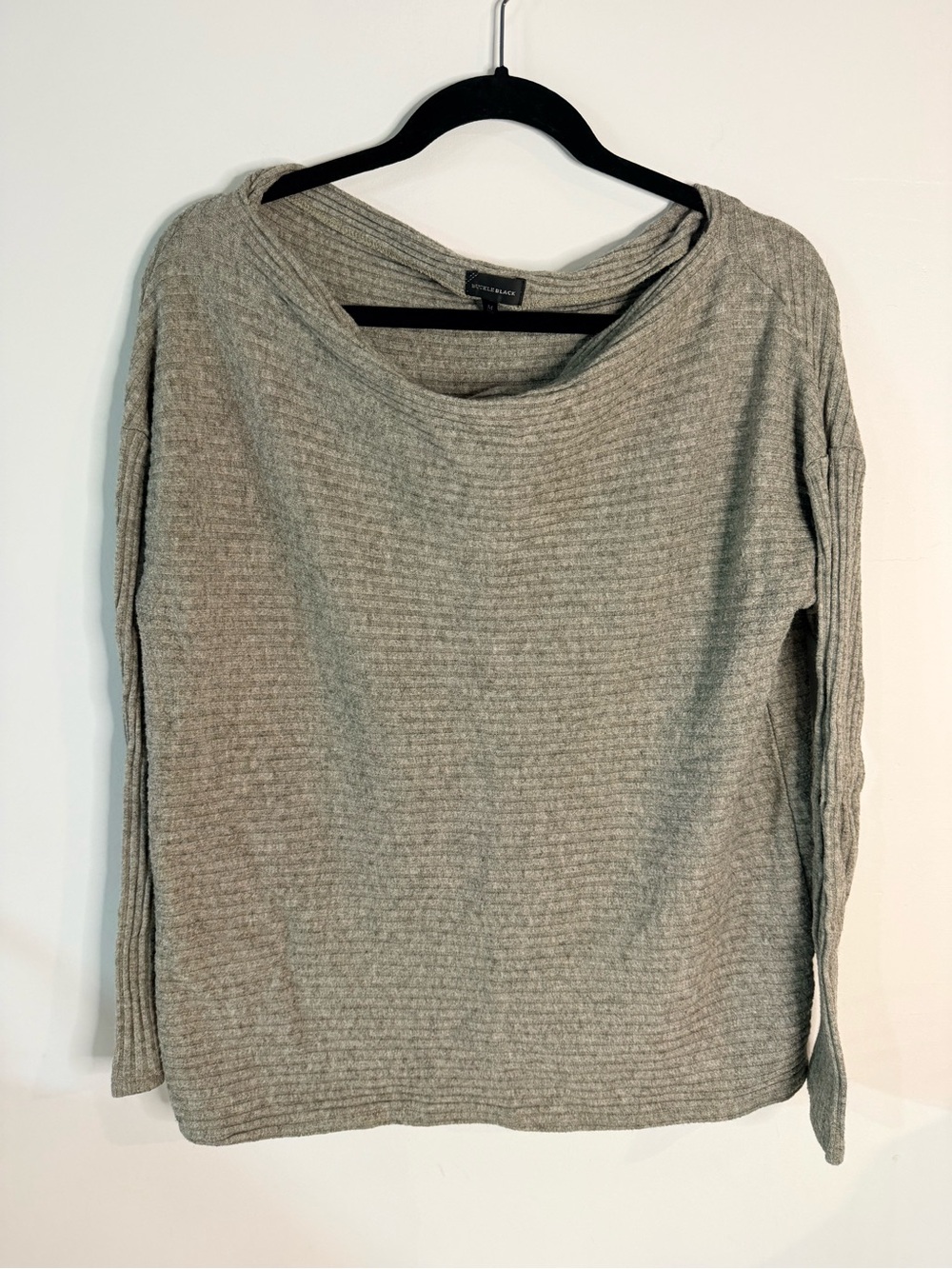 Buckle Black ribbed sweater gray